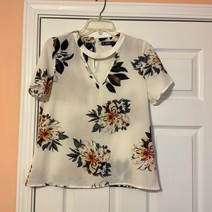 Open V-Neck printed blouse
